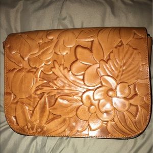 ⭐️HOST PICK⭐️ NWT 💯%Authentic Patricia Nash Debossed Crossbody